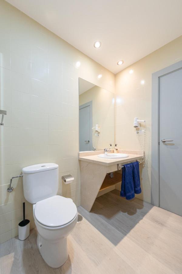 Apartment With Free Parking And Pool บอร์มูโคส ภายนอก รูปภาพ